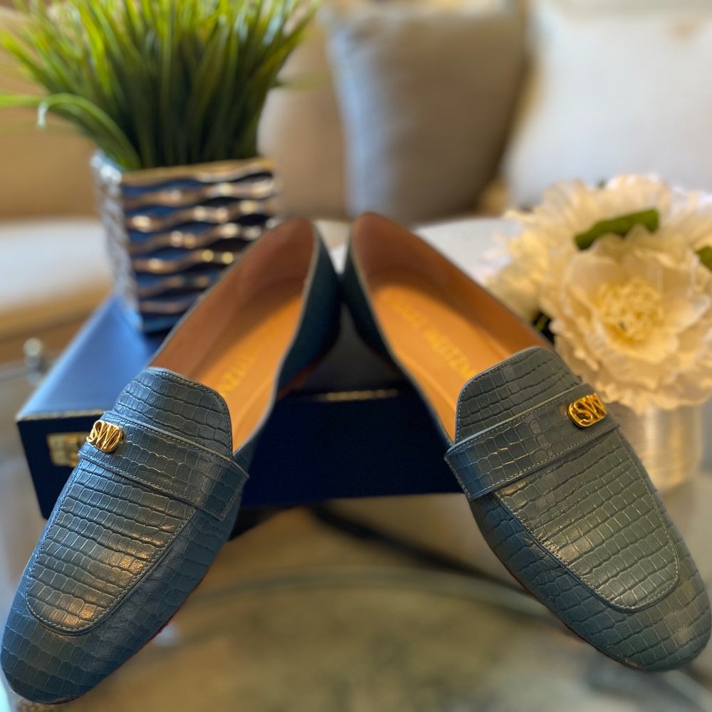 Stuart Weitzman The Payson Logo Flat